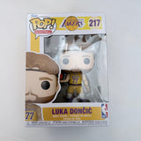 Funko POP Basketball Los Angeles Lakers #217 Luka Doncic & Protector