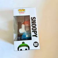 Funko Pop! Peanuts #1681 Snoopy (puffy coat) (chase) & Protector